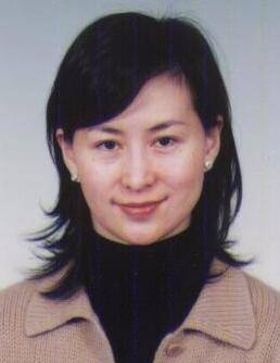 原来何超琼与许晋亨在结婚2个月后,陈百强才无奈的表白内心的情感
